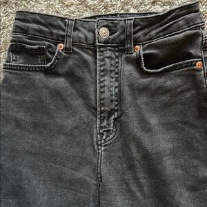DIVIDED Black Denim Balloon Jeans sz 2